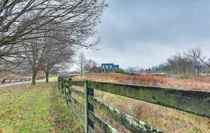 Bourbon Trail Country Home - Shelbyville, Kentucky