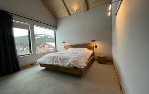 Ski In /Ski Out Modern Chalet - Penticton, Canada