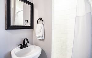 Stylish Neptune Beach Escape – Steps to the Sand - Neptune Beach, Florida