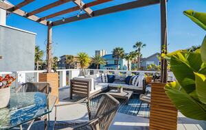 Stylish Neptune Beach Escape – Steps to the Sand - Neptune Beach, Florida