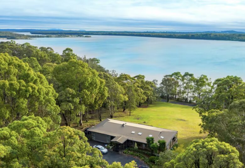 Lake House on Wallis Lake - Coomba Park, Australia