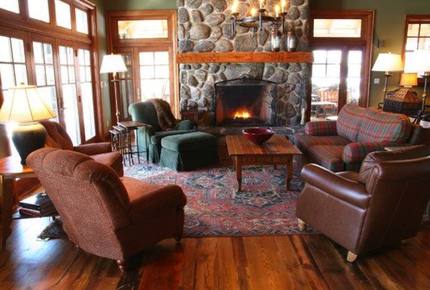Lakehouse Retreat at Haliburton Highlands - Haliburton, Canada