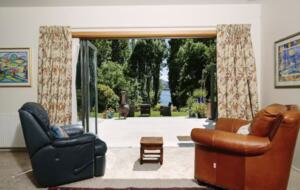 That Wanaka Tree House | BEST Lake Front Location - Wānaka, New Zealand