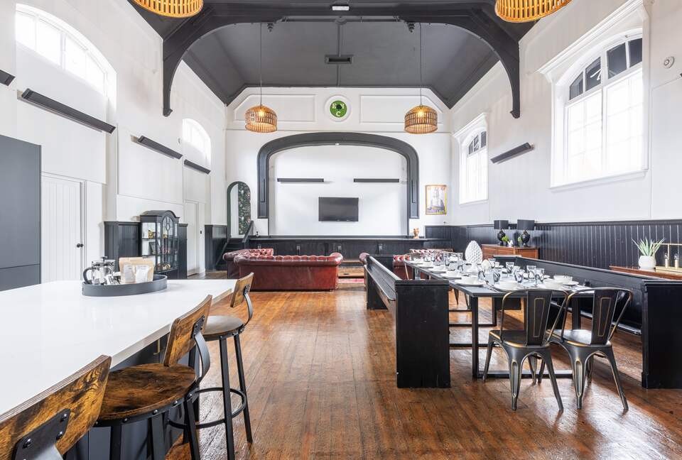 Elegant 18th-Century Hall with Modern Comforts - Edwinstowe, United Kingdom