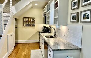 Charming Waterfront Cottage with Pickleball Court - Gloucester, Virginia