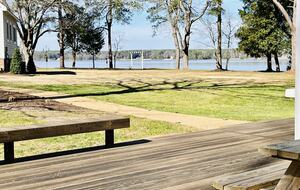 Charming Waterfront Cottage with Pickleball Court - Gloucester, Virginia