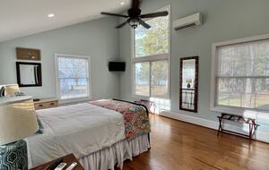 Charming Waterfront Cottage with Pickleball Court - Gloucester, Virginia
