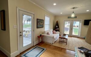 Charming Waterfront Cottage with Pickleball Court - Gloucester, Virginia