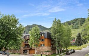 Mountain Elegance with Great Downtown Access - Aspen, Colorado