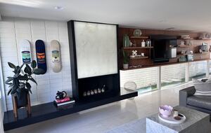 Sophisticated Newport Beach Retreat Near Sand and Marina - Newport Beach, California