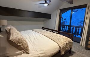 Icicle Canyon River House - Seattle, Washington