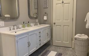 Timeless Secluded Luxury Steps from Historic Edgartown - Edgartown, Massachusetts