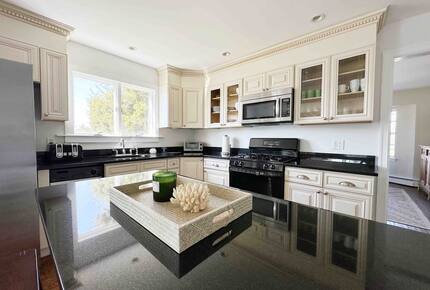 Secluded Westhampton Beach Haven Near the Water - Westhampton Beach, New York