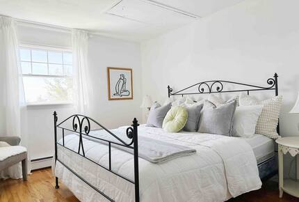 Secluded Westhampton Beach Haven Near the Water - Westhampton Beach, New York