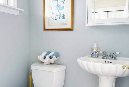 Secluded Westhampton Beach Haven Near the Water - Westhampton Beach, New York