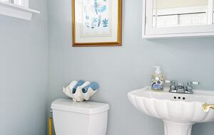 Secluded Westhampton Beach Haven Near the Water - Westhampton Beach, New York