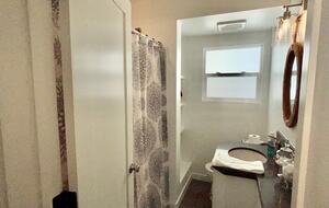 Cozy Oceanfront Getaway | Steps to the Beach - Oceanside, California