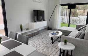 Casa Do Cruzeiro - Stunning Modern Villa with Private Pool and Garden - Foz do Arelho, Portugal