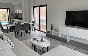 Casa Do Cruzeiro - Stunning Modern Villa with Private Pool and Garden - Foz do Arelho, Portugal