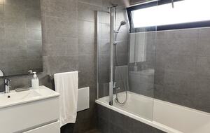 Casa Do Cruzeiro - Stunning Modern Villa with Private Pool and Garden - Foz do Arelho, Portugal