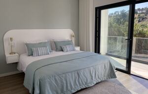 Casa Do Cruzeiro - Stunning Modern Villa with Private Pool and Garden - Foz do Arelho, Portugal