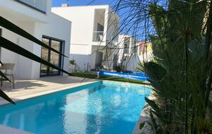 Casa Do Cruzeiro - Stunning Modern Villa with Private Pool and Garden - Foz do Arelho, Portugal