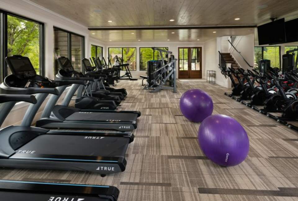 Two Moon | Elegant Mountain Home with Great Community Amenities - Cashiers, North Carolina