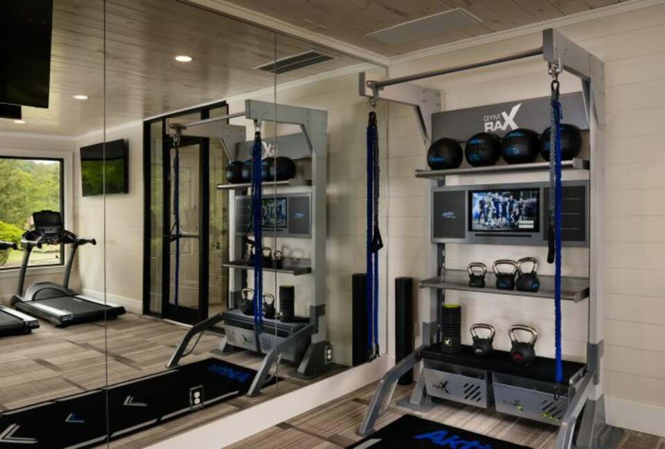 Two Moon | Elegant Mountain Home with Great Community Amenities - Cashiers, North Carolina