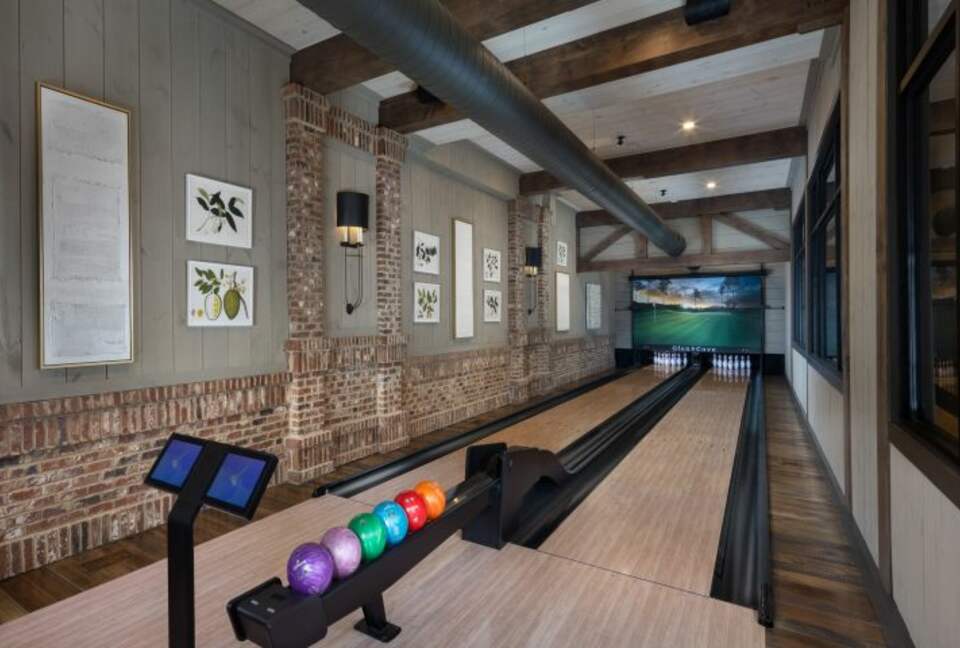 Two Moon | Elegant Mountain Home with Great Community Amenities - Cashiers, North Carolina