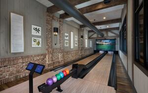 Two Moon | Elegant Mountain Home with Great Community Amenities - Cashiers, North Carolina