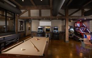 Two Moon | Elegant Mountain Home with Great Community Amenities - Cashiers, North Carolina