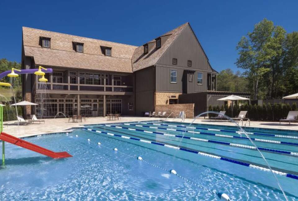 Two Moon | Elegant Mountain Home with Great Community Amenities - Cashiers, North Carolina