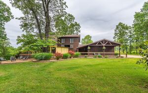 Lakeside Tranquility at Getaway Ranch - Theodosia, Missouri
