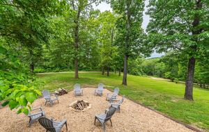 Lakeside Tranquility at Getaway Ranch - Theodosia, Missouri