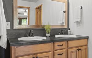 Lakeside Tranquility at Getaway Ranch - Theodosia, Missouri