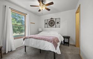 Lakeside Tranquility at Getaway Ranch - Theodosia, Missouri