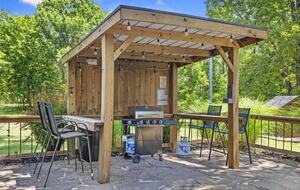 Lakeside Tranquility at Getaway Ranch - Theodosia, Missouri