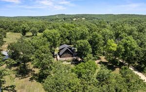 Lakeside Tranquility at Getaway Ranch - Theodosia, Missouri