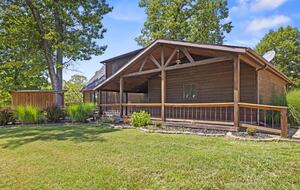 Lakeside Tranquility at Getaway Ranch - Theodosia, Missouri