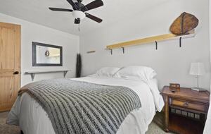 Lakeside Tranquility at Getaway Ranch - Theodosia, Missouri