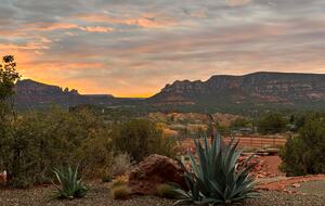 360° Views & Architectural Brilliance in Sedona - Sedona, Arizona