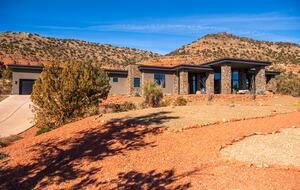 360° Views & Architectural Brilliance in Sedona - Sedona, Arizona