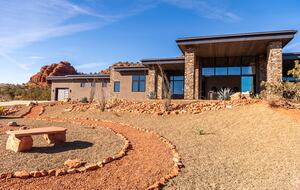 360° Views & Architectural Brilliance in Sedona - Sedona, Arizona