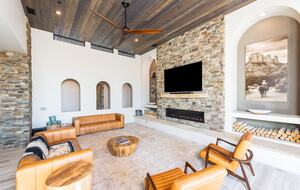 360° Views & Architectural Brilliance in Sedona - Sedona, Arizona