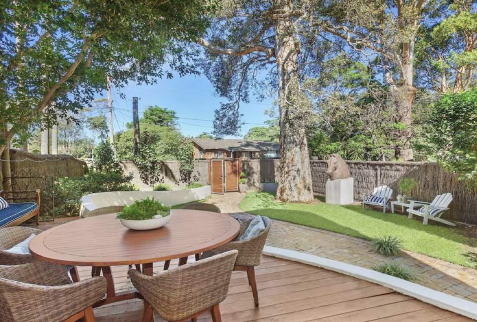 Stylish North Avoca Retreat, Steps from the Sand - North Avoca, Australia