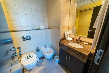 Waterfront Charm in Dubai Marina - Dubai, United Arab Emirates