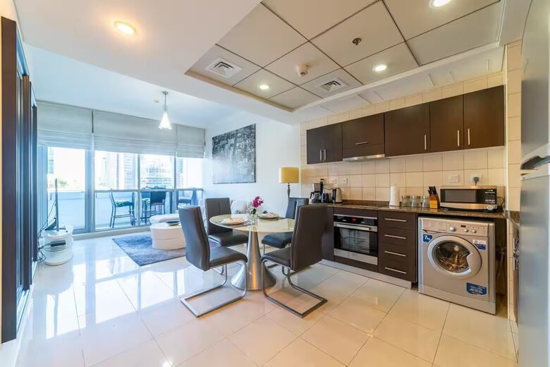 Waterfront Charm in Dubai Marina - Dubai, United Arab Emirates