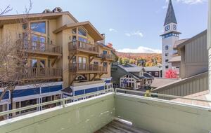 Stratton Mod Farmhouse Ski-In Retreat - Stratton, Vermont