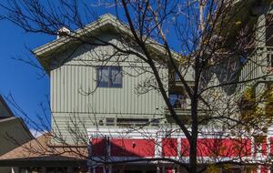 Stratton Mod Farmhouse Ski-In Retreat - Stratton, Vermont