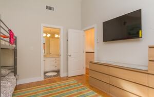 Stratton Mod Farmhouse Ski-In Retreat - Stratton, Vermont